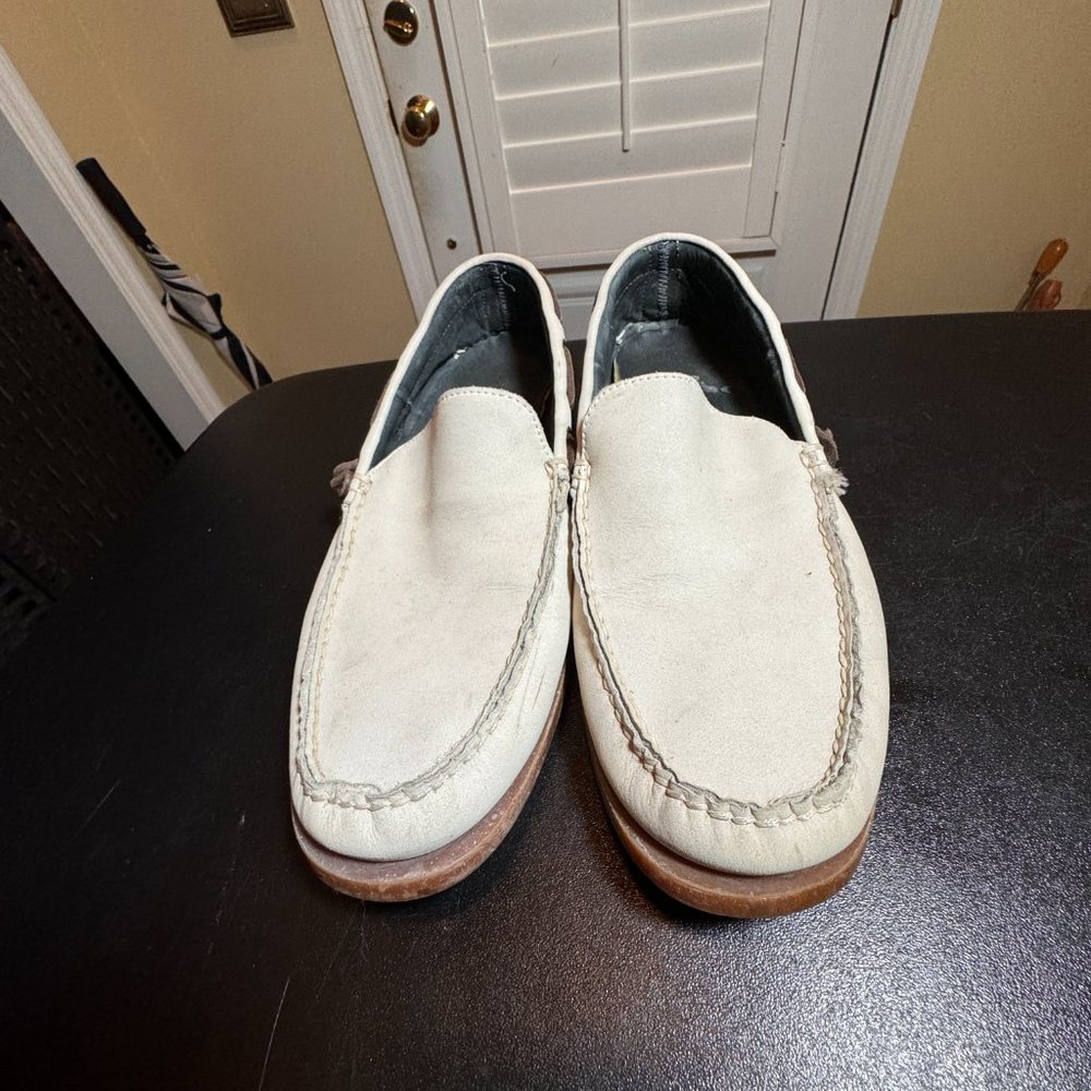 Kenneth Cole Reaction size 8.5 white leather loafers
